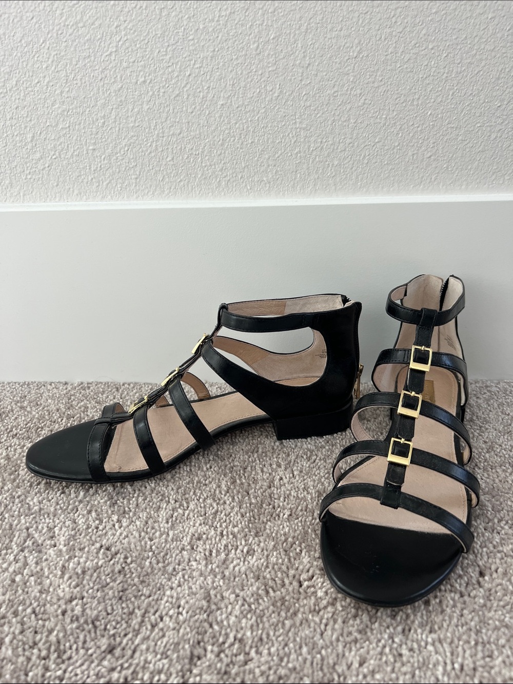 Women's Louise et Cie Black Strappy Gladiator Sandals with Gold Buckles size 9